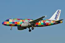 Germanwings mit dem Logojet 'park-inn' Airbus A319-112, D-AKNF im Anflug auf Rwy 14  (ZRH 13.7.2007)