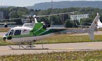 Rhein Heli, AS350 wartet auf die Startfreigabe zum Rckflug in die Ostschweiz  (13.7.2007)