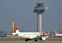 TAP, Airbus A 320-214, CS-TNU, BER, 08.03.2024