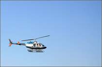 Eine Bell 206 LongRanger ber der Elbe. 16.7.2007 (Matthias)