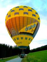  Punktgenaue-Landung  auf den Transportanhnger der Bayernhimmel-Ballonfahrt GmbH; in den Abendstunden des 16.Juni 07 