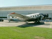 Eine Ju 52/3m HB-HOS der Ju-Air steht fr einen Rundflug am 25.07.07 in Dbendorf/CH bereit.Die Ju-Air besitzt 4 flugfhige Ju 52 Maschinen.Drei davon (A-701,702,703)wurden 1981 von der Schweizer Luftwaffe bernommen.