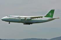 Libyan Air Cargo, Antonov AN-124-100 bei einem der seltenen Besuche in ZRH (23.7.2007)