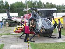 MBB BO-105 P (Panzerabwehrhubschrauber) des 26. Heeresfliegerregiments beim Deutsch-Amerikanischen Volksfest auf dem Truppenbungsplatz Grafenwhr.
Aufgenommen am 4.8.2006.
