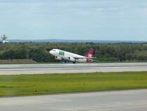 LZ-MDA Airbus A320 (A3202) der Air Via Airways beim Start als Flug VIM 124 nach Burgas; Dresden-Klotzsche, 27.08.2007
