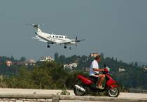 Private Beechcraft Beech 350 King Air OK-UNO bei der Landung in Korfu am 17.07.2010