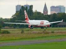 LTU A 330-200 D-ALPD rollt Berlin Tempelhof am 08.09.2007