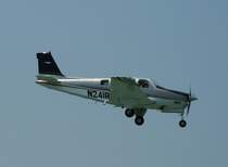 Private Beechcraft G 36 N941RS kurz vor der Landung in Korfu am 17.07.2010