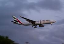 Die A6-EKZ fliegt D�sseldorf auf dem Abendkurs aus Dubai an. Das Foto stammt vom 18.09.2007