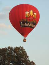 Hei�luftballon als Werbetr�ger f�r die Biersorte Feldschl��chen - mit dem  PICHM�NNEL  - Original Dresdner Braukunst; Dresden, 23.09.2007

