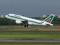 Alitalia A 319 I-BIMC Berlin TXL am 20.09.2007