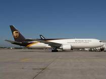 Einer der gr��ten UPS Hubs au�erhalb der USA ist K�ln. Hier steht die N314UP von UPS im neuen Lack vor einer der Abfertigungshallen. Das Foto stammt vom 22.09.2007