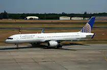 Continental Airlines B 757-224 N24137 am 03.07.2010 auf dem Flughafen Berlin-Tegel