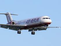 Air Berlin Fokker 100 D-AGPO im Landeanflug auf die Runway 26R Berlin TXL 16.09.2007