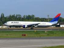 Delta B763 N 177DN landet Berlin TXL Runway 26R am 16.09.2007