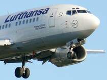 Lufthansa B 735 D-ABJA im Landeanflug auf die Runway 26R Berlin TXL 16.09.2007