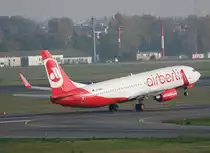 Air Berlin B 737-808 D-ABBX beim Start in Berlin-Tegel am 09.10.2010