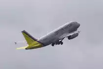 Steiler Start einer Germanwings-Maschine in Berlin-Schnefeld am 17.08.10 