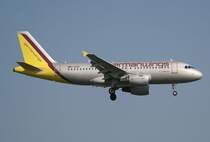 Germanwings A 319-112 D-AKNV kurz vor der Landung in Berlin-Sch�nefeld am 22.04.2011