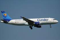 Condor A 320-212 D-AICC kurz vor der Landung in Berlin-Sch�nefeld am 22.04.2011