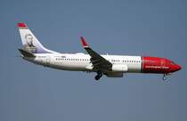 Norwegian Air Shuttle B 737-8JP LN-DYO kurz vor der Landung in Berlin-Sch�nefeld am 22.04.2011