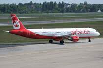 Air Berlin A 321-211 D-ALSB bei der Ankunft in Berlin-Tegel am 30.04.2011