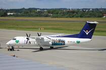 Die Intersky steht in Friedrichshafen und wartet auf ihren n�chsen Einsatz. Dash 8 q300. Friedrichshafen, 14.06.2011.