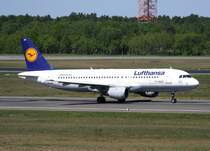 Lufthansa A 320-211 D-AIPY  Magdeburg  beim Start in Berlin-Tegel am 30.04.2011