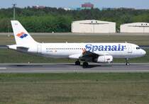 Spanair A 320-232 EC-IVG beim Start in Berlin-Tegel am 30.04.2011