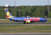 Tuifly B 737-8K5 D-AHFM nach der Landung in Berlin-Tegel am 30.04.2011