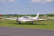 Piper PA-32R-301 Saratoga SP - D-ELSU auf dem Flugplatz Bonn-Hangelar - 02.05.2011