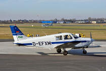 Piper PA 28-161 Cadet D-EFXM an der Tankstelle in Bonn-Hangelar - 09.02.2011