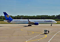 Boeing B 757-330, D-ABOB der Condor-Thomas Cook, auf dem Flughafen K�ln 02.06.2011
