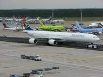 ZS-SNI, South African Airways
Airbus A340-642