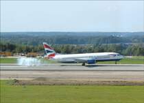 G-DOCE Boeing 737-436 (B7374) der British Airways als Flug BA 2778 aus London-Gatwick hatte soeben den ersten Kontakt mit der Landebahn in Dresden-Kotzsche; 1.10.2007  x
