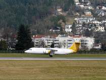 Eine BAe 146 der Malmo Aviation kurz vor der Landung in Innsbruck Kranebitten am 08.03.08.