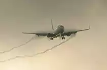 Air Berlin B 737-86J D-ABBO kurz vor der Landung in Berlin-Tegel am 13.08.2011