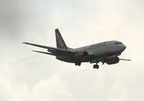 Air Berlin B 737-75B D-AGEL kurz vor der Landung in Berlin-Tegel am 13.08.2011