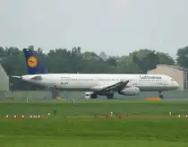 Lufthansa A 321-131 D-AIRR  Wismar  kurz vor dem Start in Berlin-Tegel am 13.08.2011