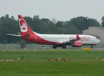 Air Berlin B 737-8K5 D-AHFO kurz vor dem Start in Berlin-Tegel am 13.08.2011