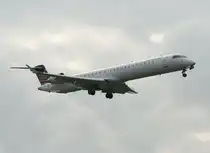 Lufthansa Regional(Eurowings) Canadair Regjet CRJ900LR D-ACND kurz vor der Landung in Berlin-Tegel am 13.08.2011