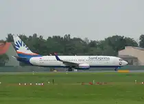SunExpress B 737-82R TC-SUI kurz vor dem Start in Berlin-Tegel am 13.08.2011