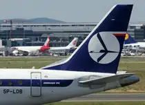 LOT Polish Airlines, SP-LDB, Embraer RJ-170 ST (Seitenleitwerk/Tail), 02.08.2011, FRA-EDDF, Frankfurt, Germany