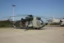 100 Jahre Flughafen Hamburg am 24. und 25.09.2011. Westland Sea King Mk.41 der Deutschen Marine auf dem Gelnde der Lufthansa Technik. 