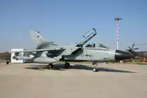 100 Jahre Flughafen Hamburg am 24. und 25.09.2011. Tornado IDS, 46+14, zu sehen auf der Flugzeugausstellung. Fotografiert am 25.09.2011. 