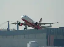 Air Berlin A 320-214 D-ABFA beim Start in Berlin-Tegel am 26.08.2011