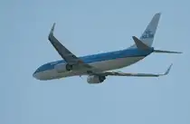 KLM B 737-8K2 PH-BXG kurz nach dem Start in Berlin-Tegel am 26.08.2011