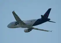 Brussels Airlines A 319-111 OO-SSQ kurz nach dem Start in Berlin-Tegel am 26.08.2011