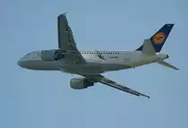 Lufthansa A 319-114 D-AILU  Verden  kurz nach dem Start in Berlin-Tegel am 26.08.2011