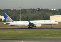 United Airlines B 757-224 N34131 beim Start in Berlin-Tegel am 01.10.2011